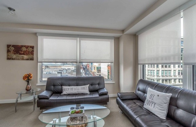 2 BR Fully Furnished Apartment at Penn Quarters - Surrounded by Best Restaurants