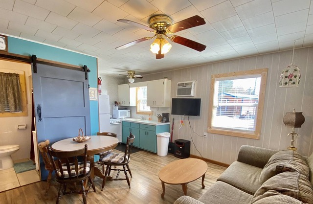 2 Brdm House at Diamond City Lakeside Resort. Perfect for Family and Friends!