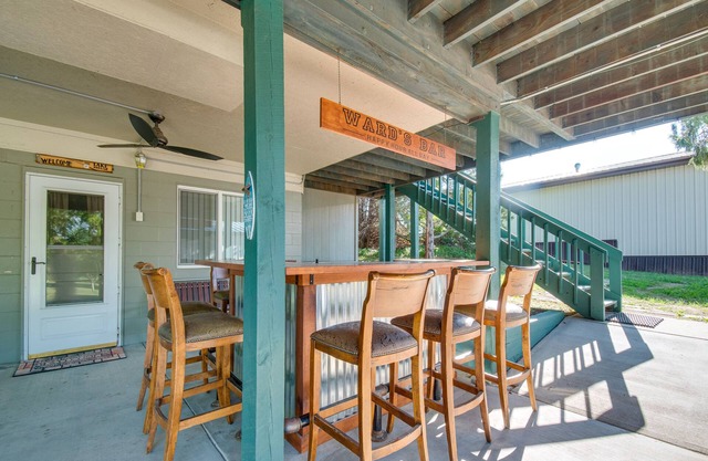 2-Level Home w/Deck: 1/2 Mi to Lake McConaughy!