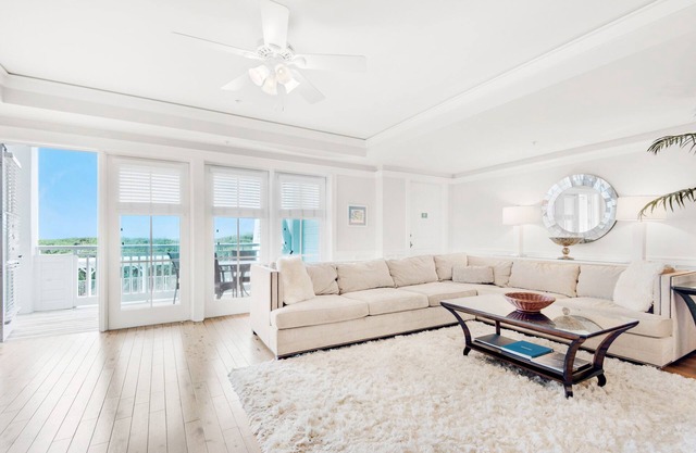 ⭐2 Living Rooms-2 Bikes Included~Prime Location~Pools~Watercolor Townhouse 9