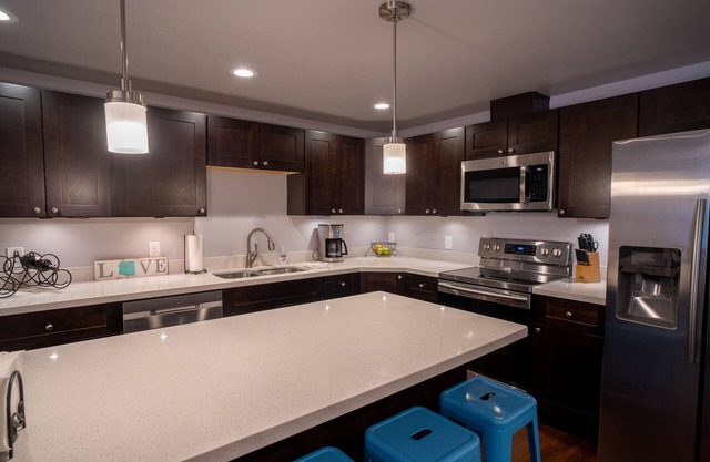 2 Master Suites - Close to NAU, With AC