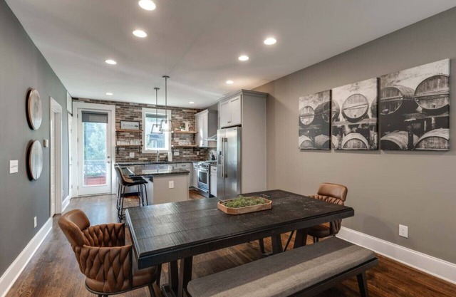 2 New Designed Townhomes-10 Beds, PerfectforGroups