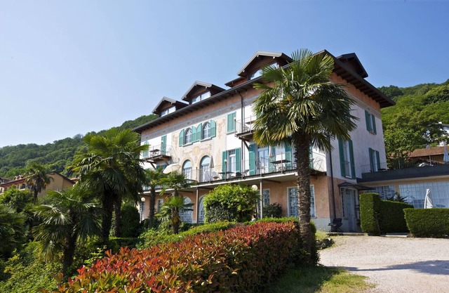 2-room attic apartment in an Art Nouveau villa with communal pool