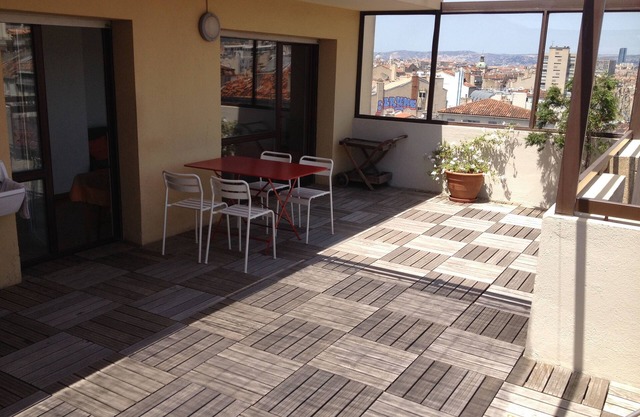 2-room Castellane on the top floor with large quiet terrace