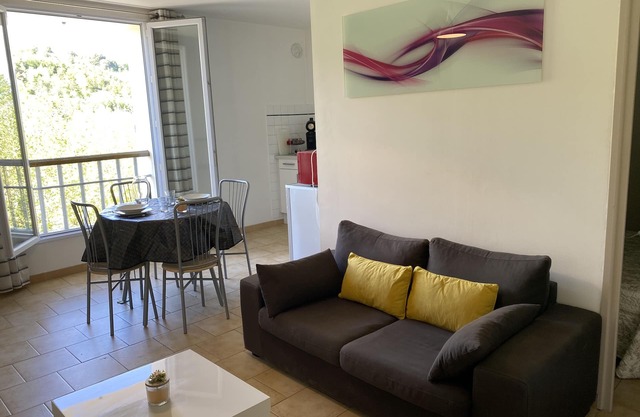 2 Rooms in the heart of Provence