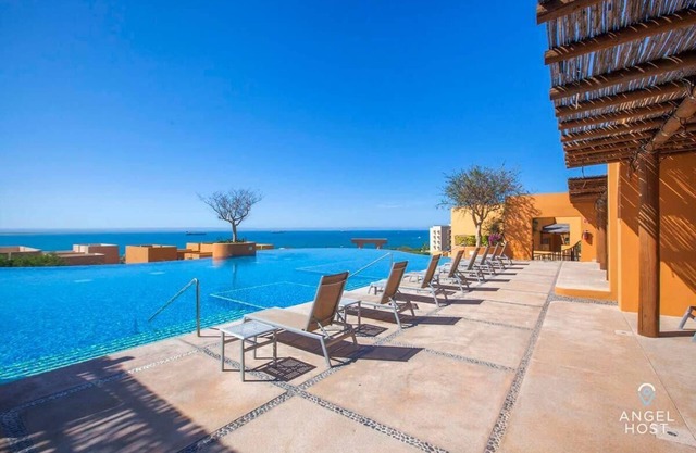 2-Story Oceanview Home | Golf Cart | Puerta Cortes