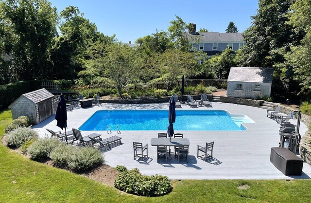 20 Meadow View Drive, Nantucket Massachusetts nTucked Away