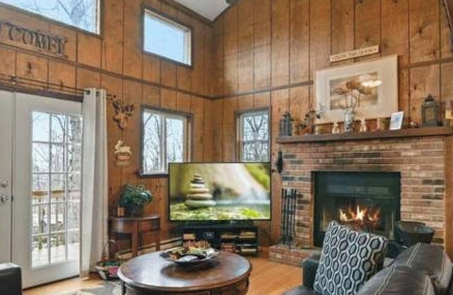 20% OFF 8/23 -4 BR, 3FULL Ba, King Bed, 7 TVs, EPIC Gameroom, FirePit, A/C!