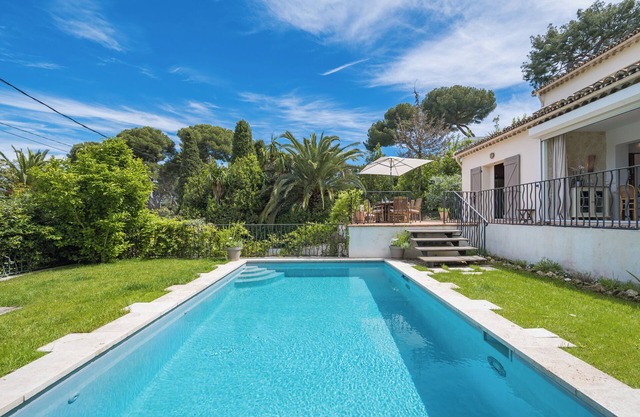 20% off September '25 prices - Sea views. Cap D'Antibes. Private pool. Sauna