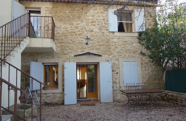200 m² farm at the foot of the Luberon with swimming pool