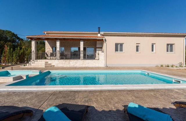 202 m² House ∙ 3 bedrooms ∙ 8 guests