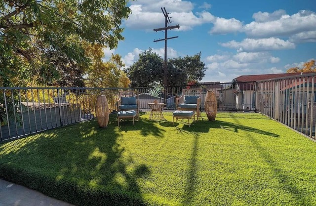 2267 Las Flores Dr, Los Angeles, CA 90041