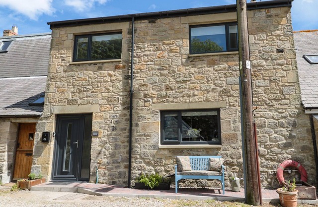 24 HAUXLEY LINKS, family friendly, character holiday cottage in Amble