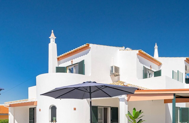 #245 Villa Harpista by Home Holidays