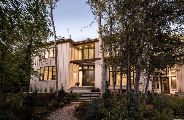 25-Bed, Amenity-Rich Estate in a Private Forest
