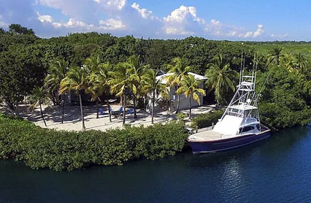 250 ft of deep water frontage