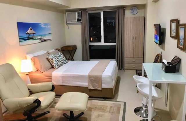 27th Flr Condo1 w/WIFI @ IT Park Avida Riala Twrs
