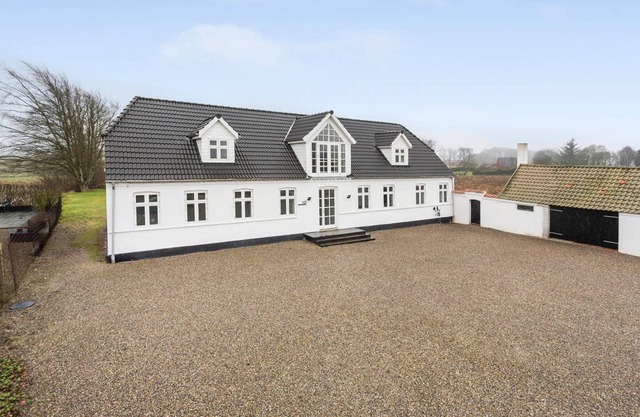 285 m² House ∙ 5 bedrooms ∙ 11 guests
