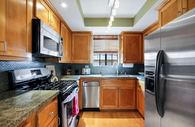 2Bed 2bath Quiet Comfortable 10671 Wilkins Westwood Westside Condo