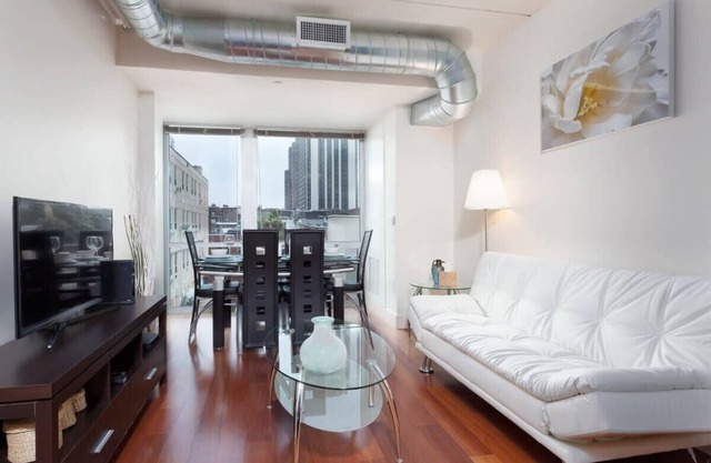 2Bedroom 2 Bath Apartment in the Heart of Philadelphia