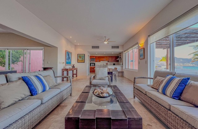 2BR/2Ba Lux Home includes beach club & golf