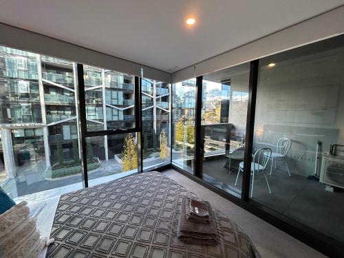 2BR-2BR-1Car-CBD-Pool-Shopping