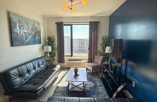 2BR apt next to EWR 7659