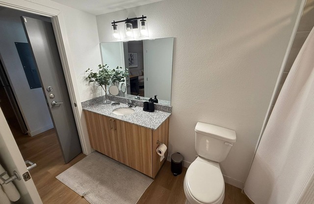 2BR Cozy & Lux Houston High-Rise
