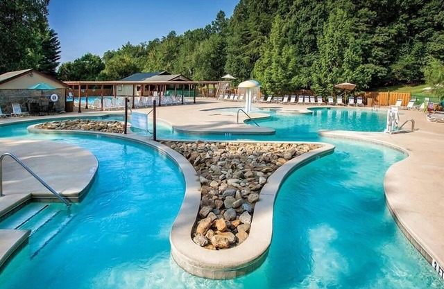 2br Deluxe Condo Family Activities in Nature
