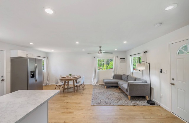 2BR Oahu - Surf, Hike, Beach Access + A/C, WiFi