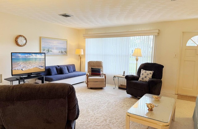 2BR on Oyster Creek – Boat Dock & Beach