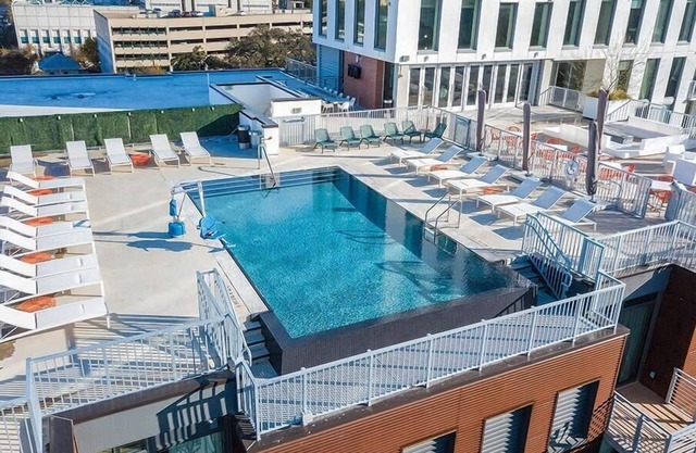 2br Presidential Condo in Downtown Austin!