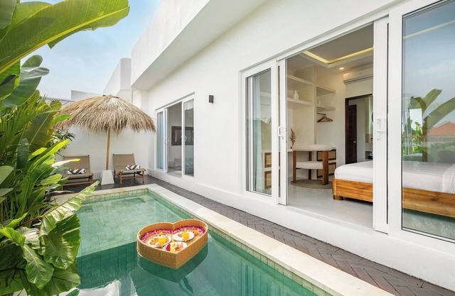2BR Tropical Villa with Rooftop & Private Pool