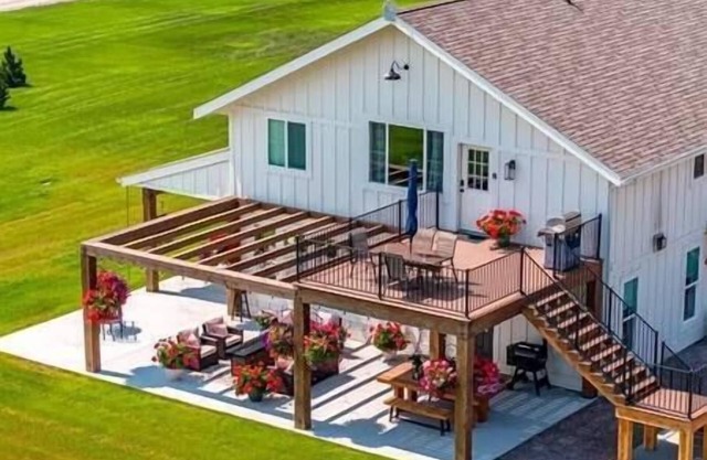 2br Upstairs Barndominium - Mtn Views!