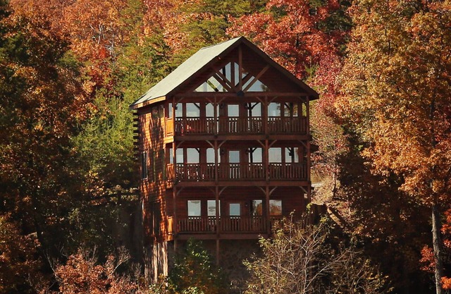2BR, views, hot tub, sleeps 10.