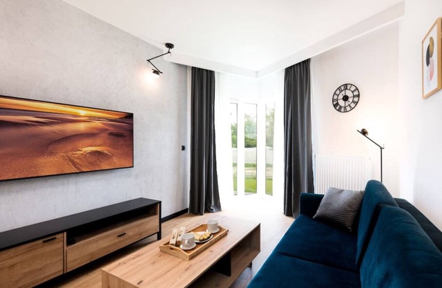 2Homerent | Sea View Terrace | Beachside | Parking