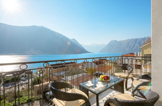2MONTENEGRO LIMETA APARTMENTS with pool