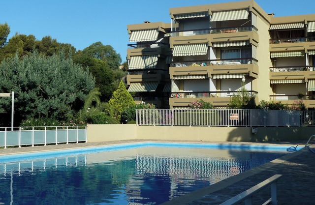 2P-Rdj-in Park with flowers - Terraces - Swimming pool -Private parking space