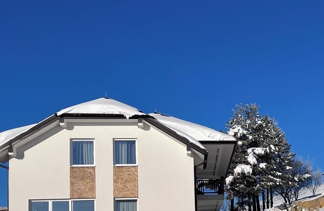 3 apartments, located at the same floor. 4-bedroom house close to Uvac meanders.
