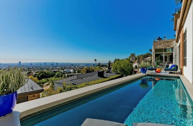 3 Bd Modern Sunset Strip View Home w/pool & spa