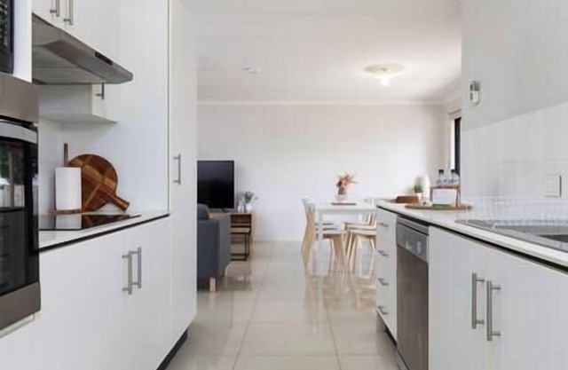3 Bdr apt! Aircon! Espresso! Restaurants! 6BS3