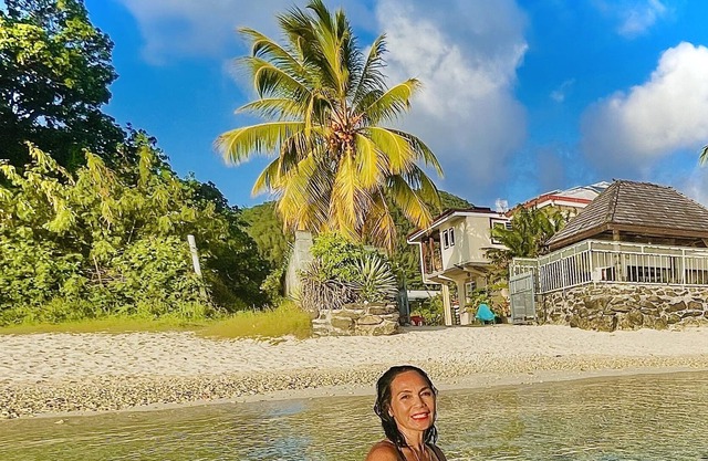 3 beachfront Suites with kitchens - 5 min beach walk to city center!