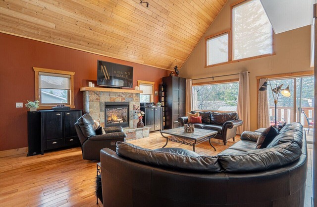 3 Bears Cabin | Games Room | Firepit | Lux Kitchen