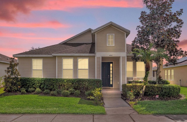 3 Bed,3 Bath Reading Room and South Facing Pool and Spa 4958TV