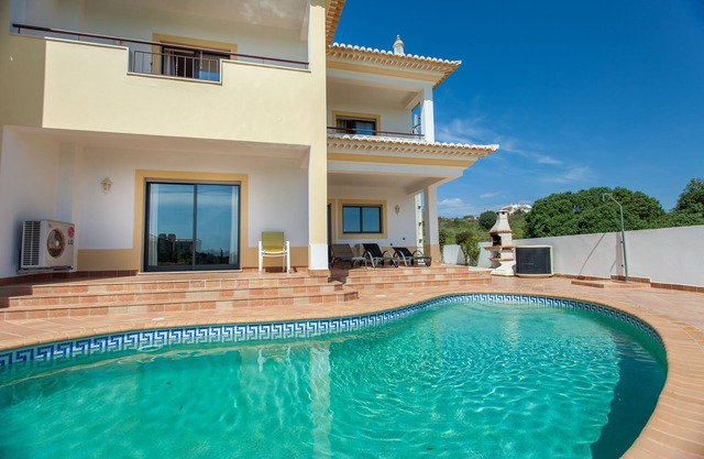 3 bed, 3 bathroom villa with private pool. Sea view and BBQ area.