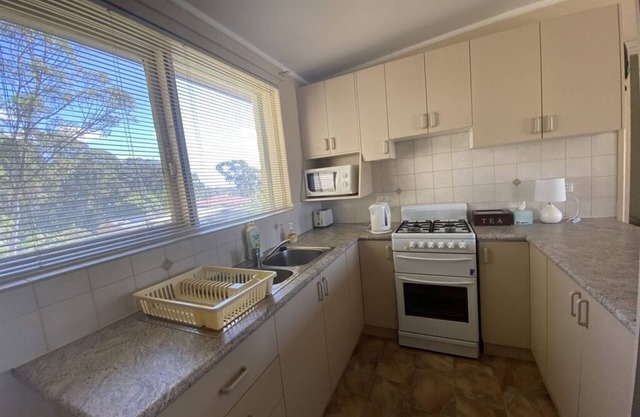 3 Bed (3 Night Min) (Denhams Beach Cottage)