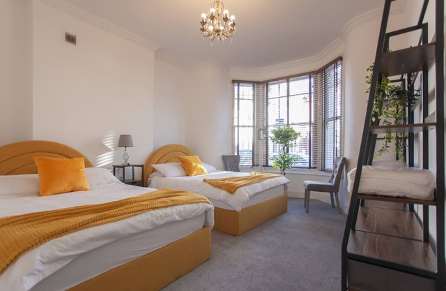 3 bed House Camberwell with Private Garden
