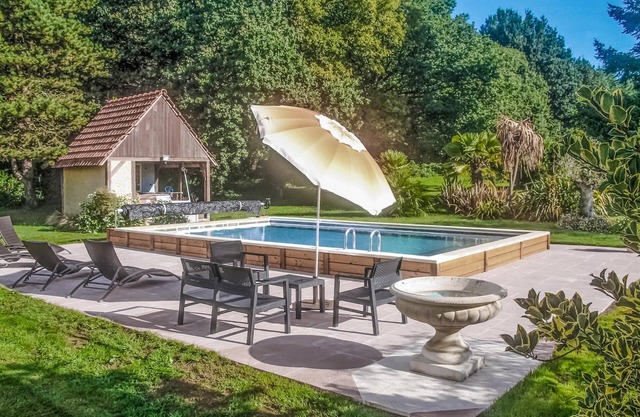 3 bedroom accommodation in Plounévez-Moëdec