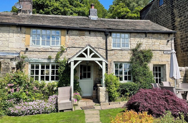 3 bedroom accommodation in Midgehole, Hebden Bridge