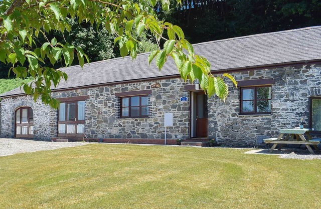 3 bedroom accommodation in Llanrhystud, near Aberaeron
